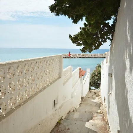 Βίλα Nick,12p,seafront,pool